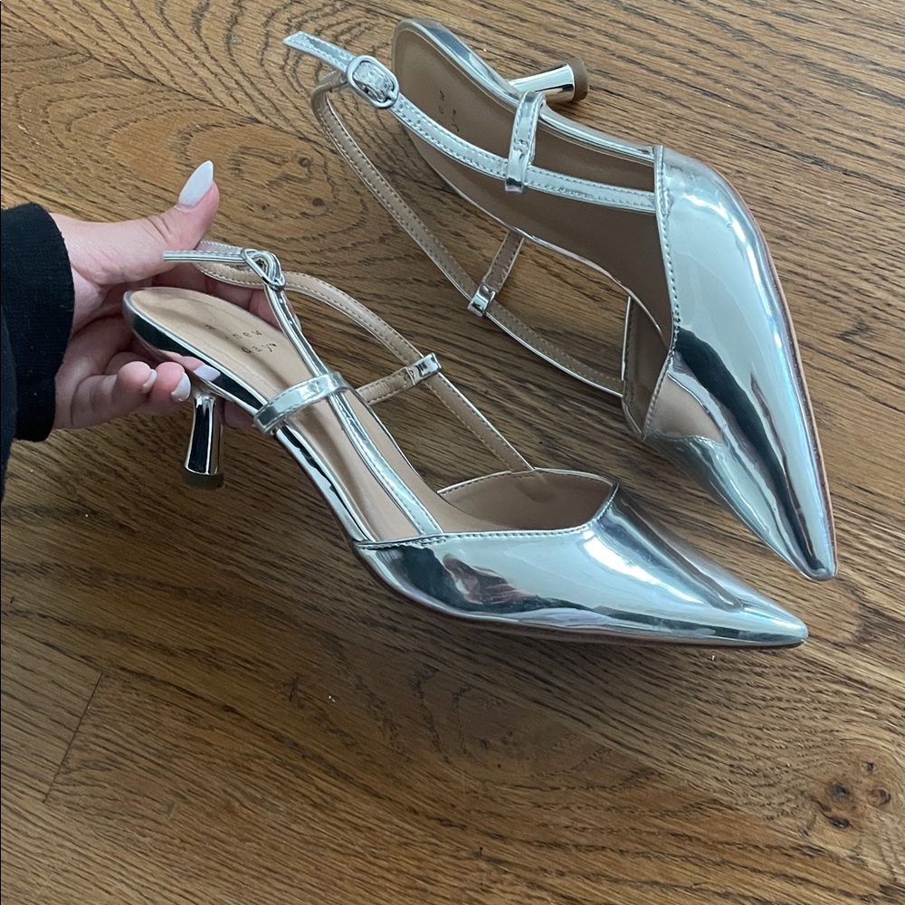 Target Metallic Silver Heels - Picture 4 of 4